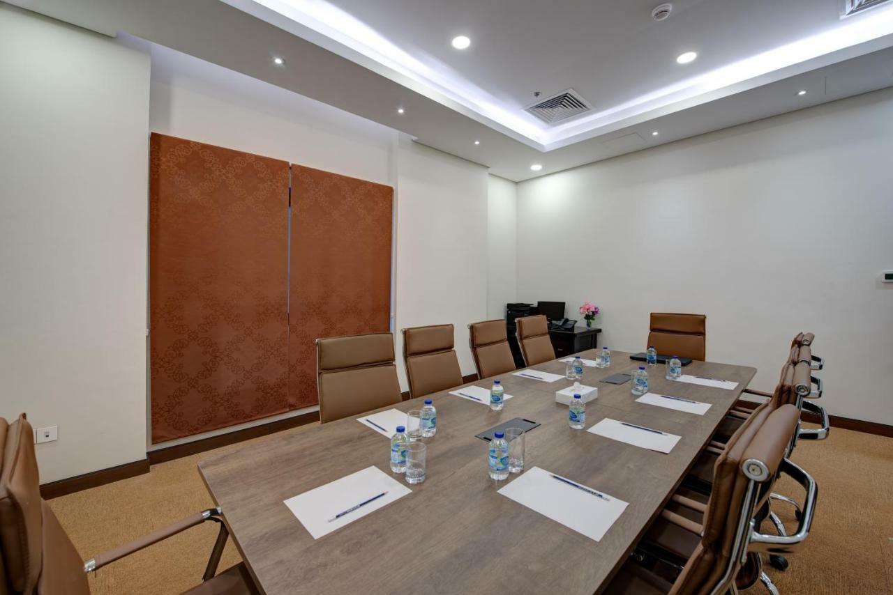 Center Hotel 샤르자 외부 사진